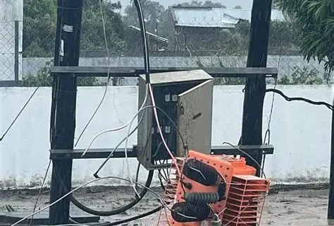 OSCILAÇÕES DE CORRENTE IMPEDEM USO DE ELETRODOMÉSTICOS