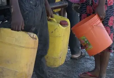 MORADORES DENUNCIAM CONSUMO DE ÁGUA IMPRÓPRIA E TURVA